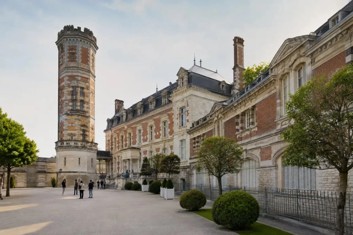 Champagne de Castellane à Épernay, vue de la tour et du site patrimonial